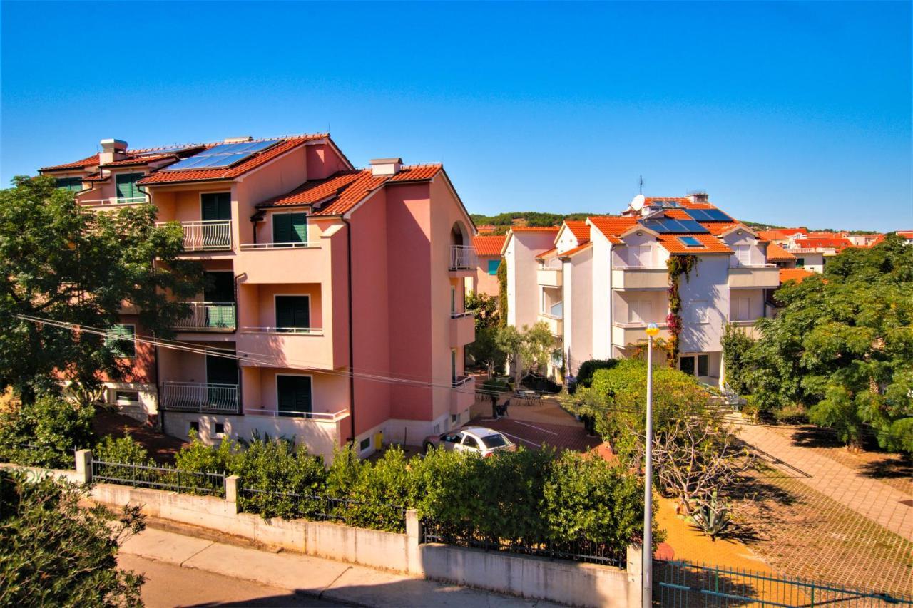 Pansion Hrga Hotel Vodice Exterior photo